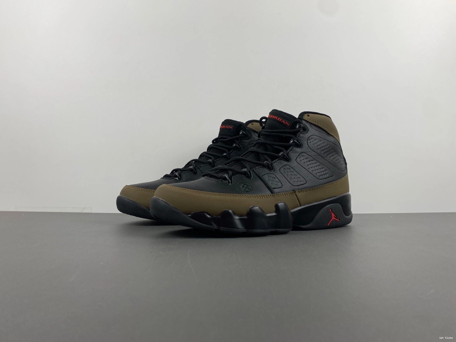 9 Jordan "Olive" HV4794-030 Holiday Air  0209